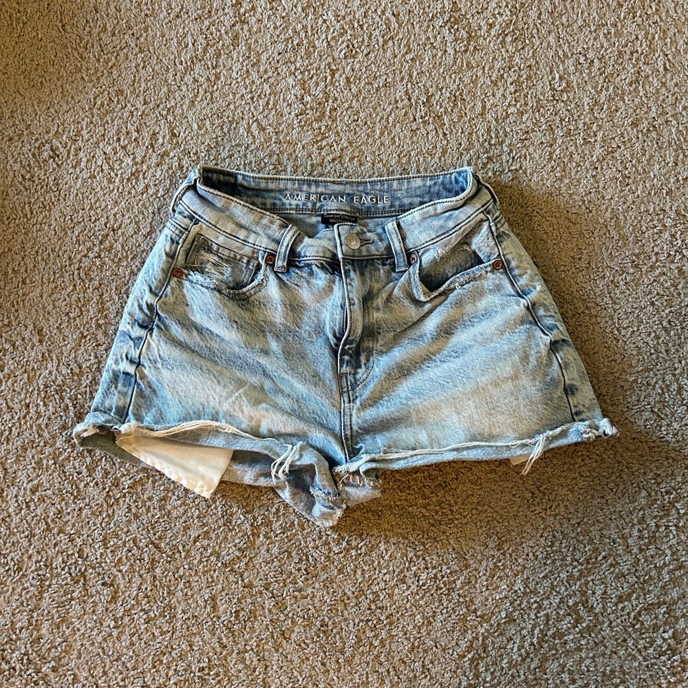 American Eagle Outfitters Women's Blue Denim Shorts - mom short